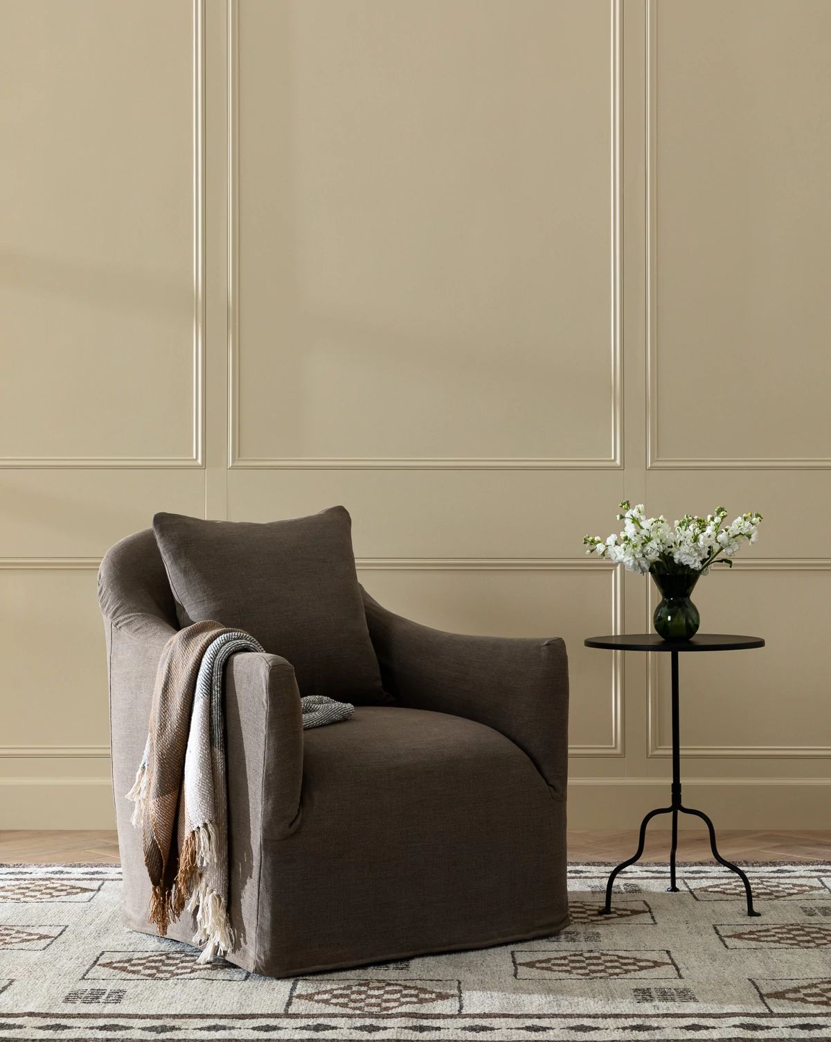 Housse de chaise pivotante Trudeaux (prête à être expédiée)
