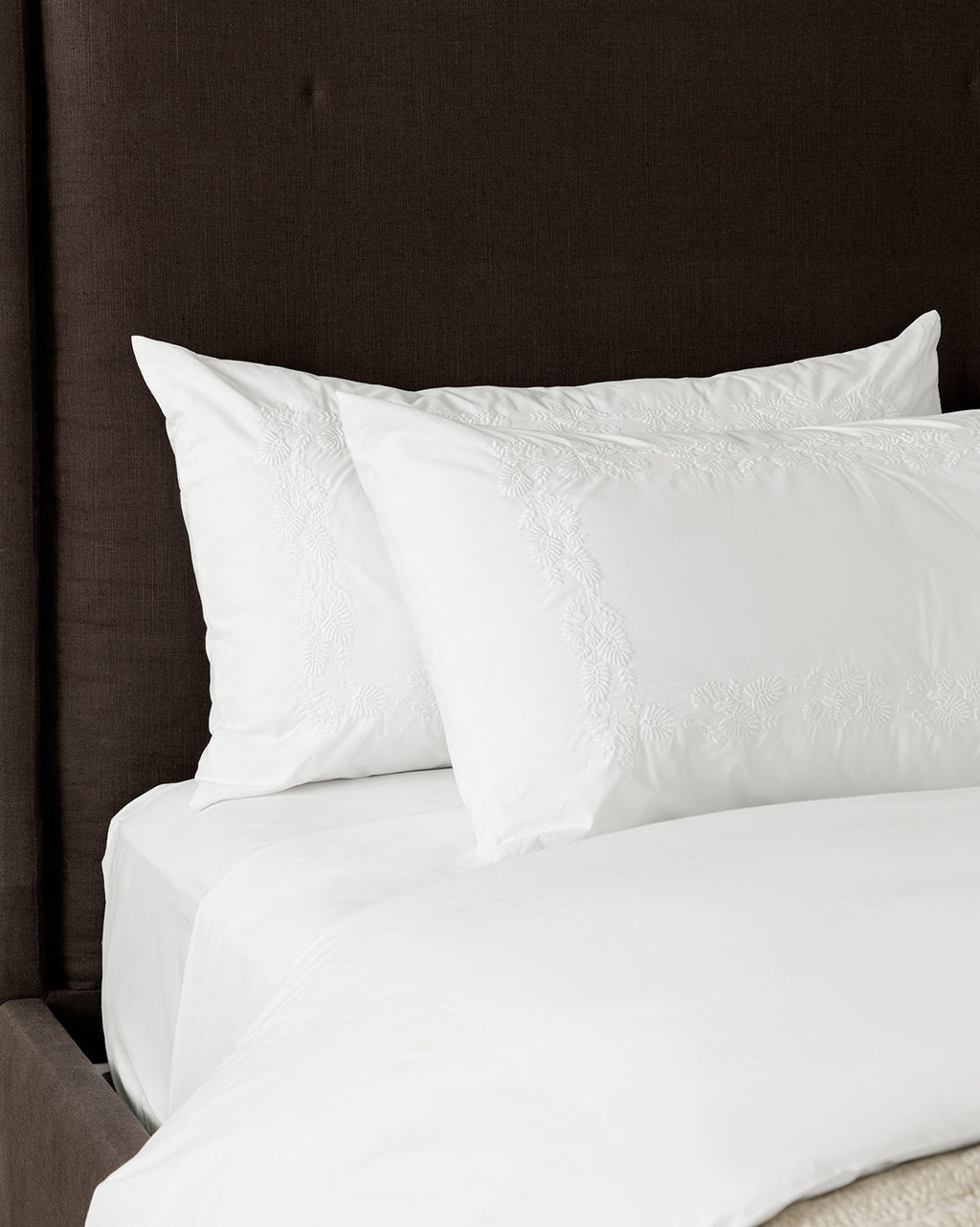 Housses d'oreiller brodées en percale Bianca (lot de 2)