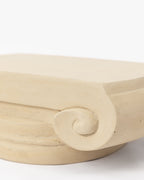 Piédestal ionique