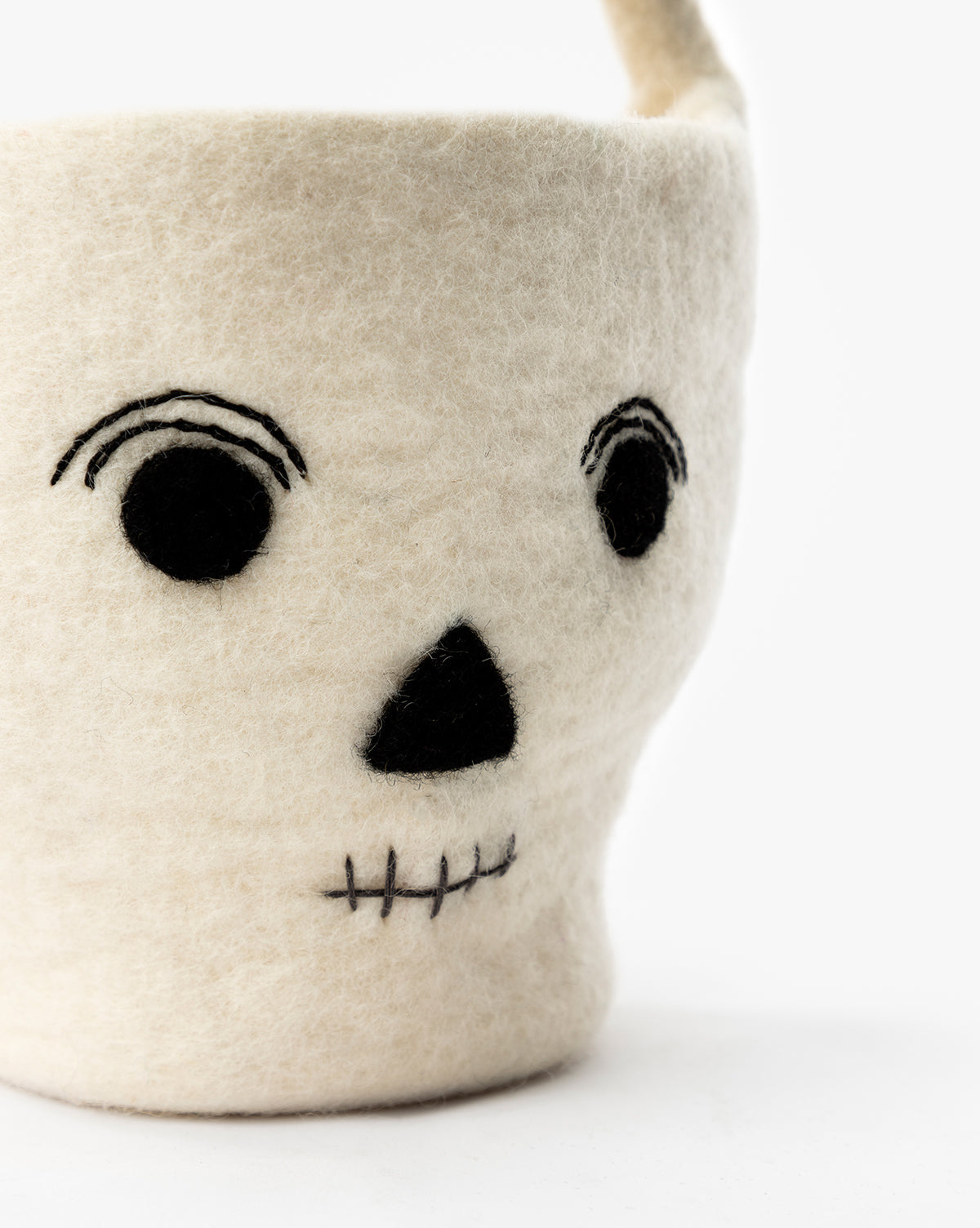 Panier en feutre « Trick or Treat » squelette